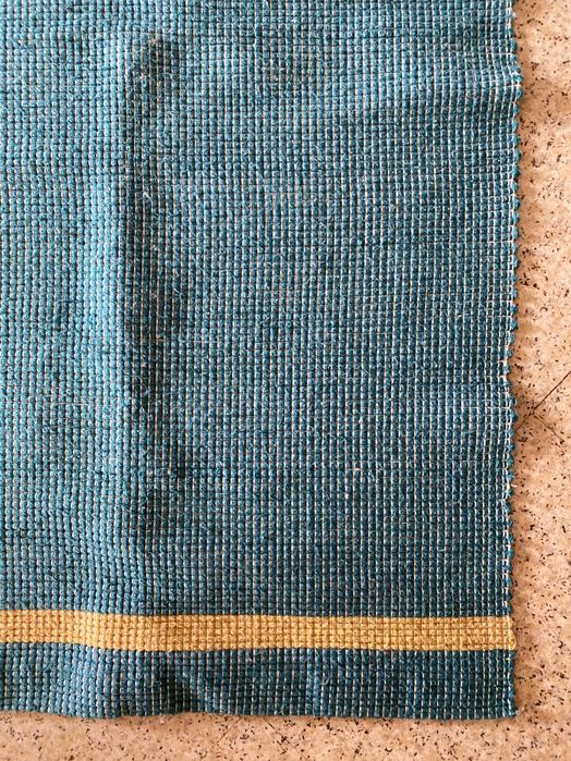Passadeira tradicional de Almalaguês azul e amarela feita à mão