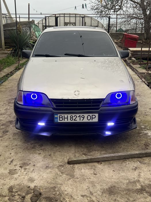 Продаю свою машину по мотору и коробке вопросов нету 
По ходовой замена рулевой трапеции новые колодки  ступицы новые тяги стабилизаторов задние стойки новые kayaba 
Расход приятный 12-13 литров 
Едет нормально 
Мотор в идеале 
Переоформление сразу