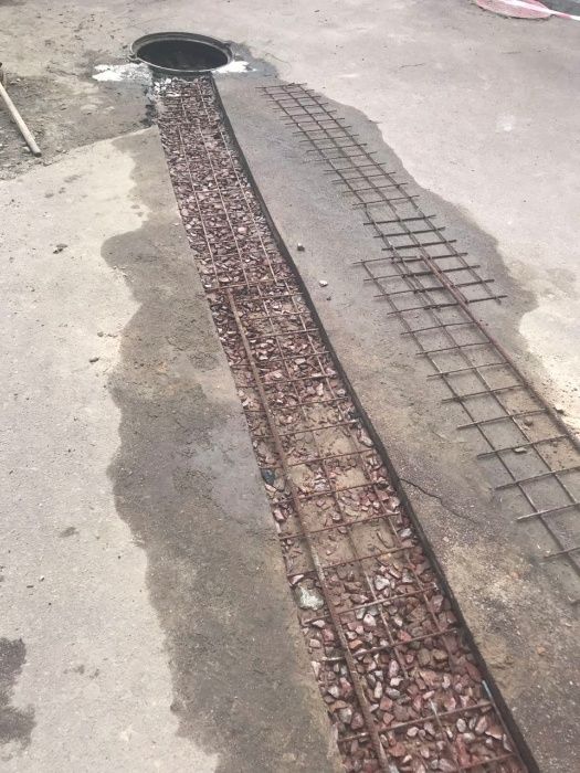 Очищення старої штукатурки, стяжки, шпалери, демонтаж даху