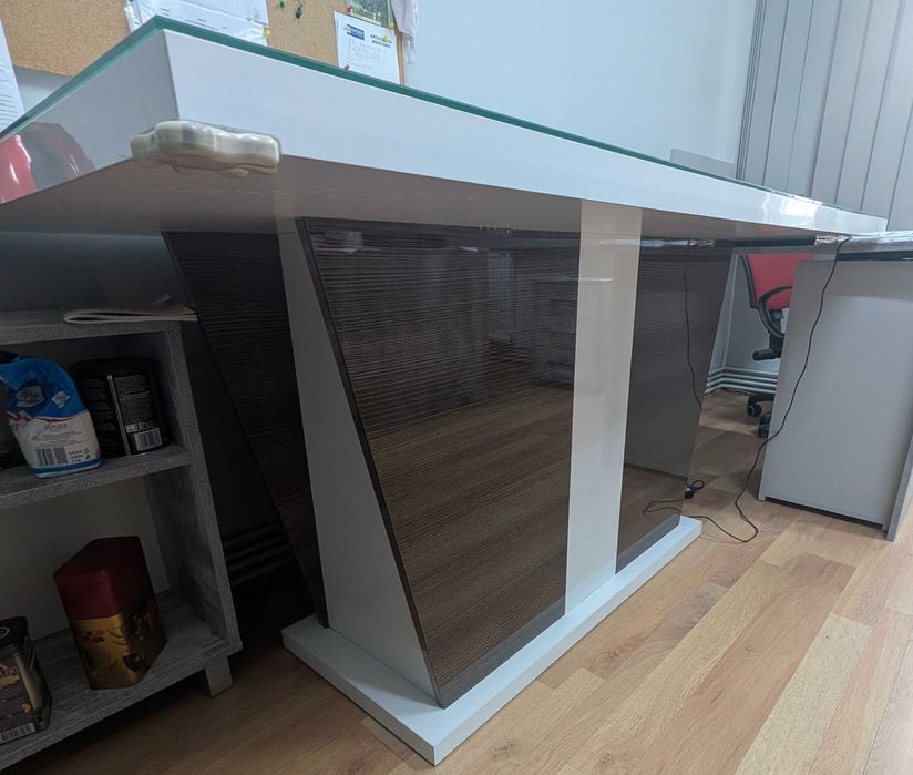 Piękny stół ze szklanym blatem 160 cm x 90 cm OKAZJA