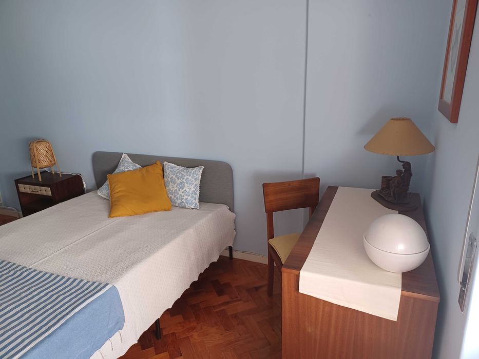 quarto espaçoso e luminoso com vista de mar