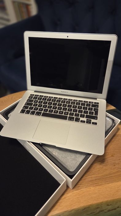 MacBook Air 13 stan idealny