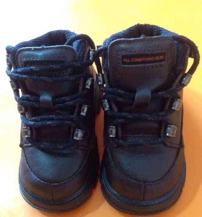 Продам детские ботиночки кроссовки Nike asg