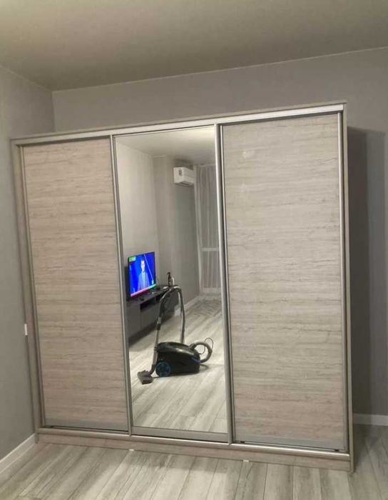 Шкаф купе трёхстворчатый