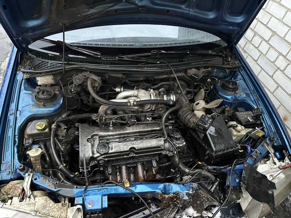 Продам мазду 323