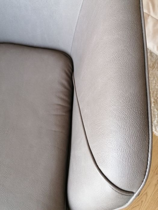 Cadeira de quarto  em polipele, cor Castanho