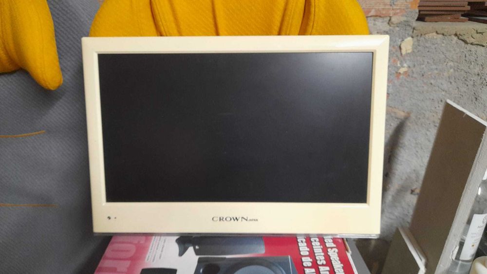 Monitor crown branco
