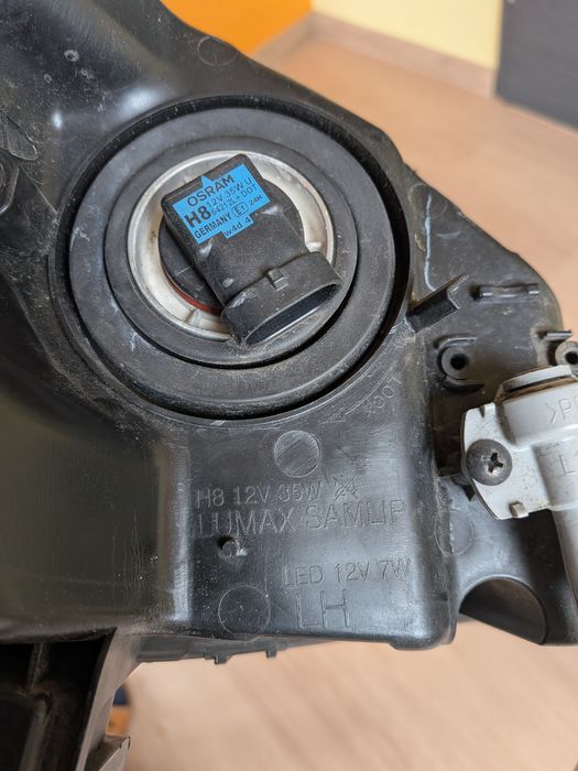 Hyundai i20 lift 2012- halogen+ światło jazdy dziennej LED DRL lewe