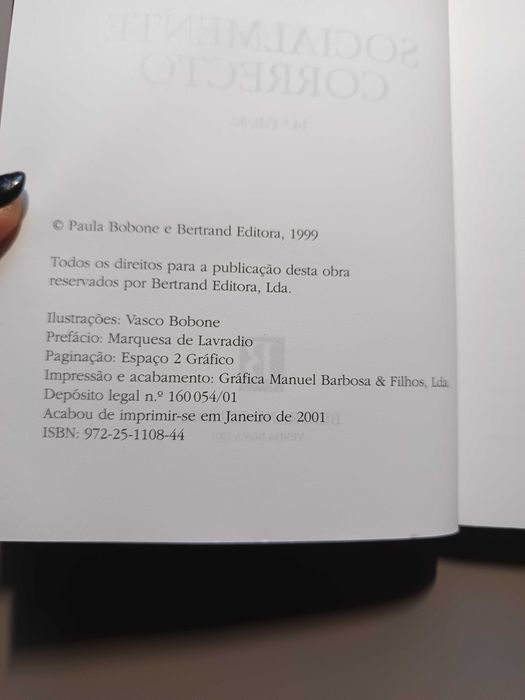 Socialmente Correcto - Paula Bobone