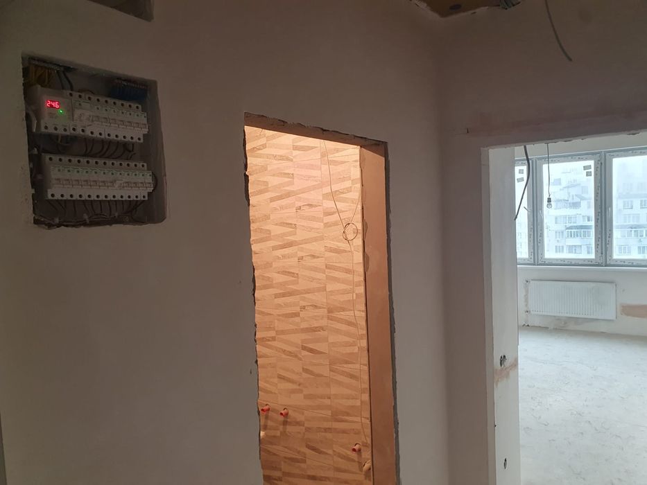 Продам 1 квартиру  жк.Жаботинского 54 а Альтаир 3