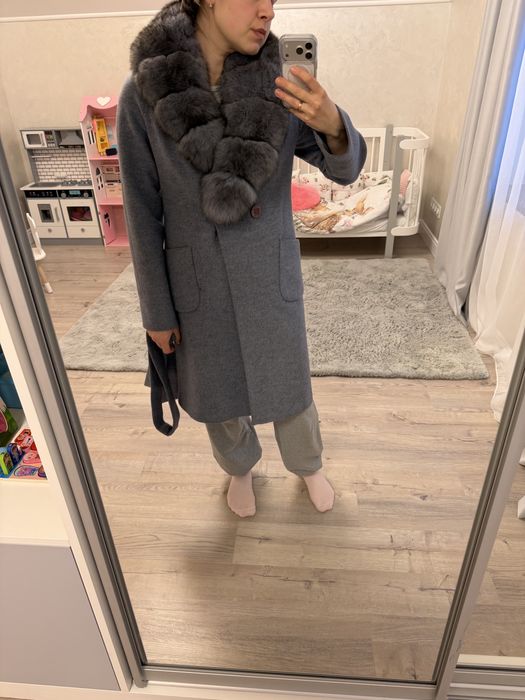 Фірмове пальто стан  ідеальний