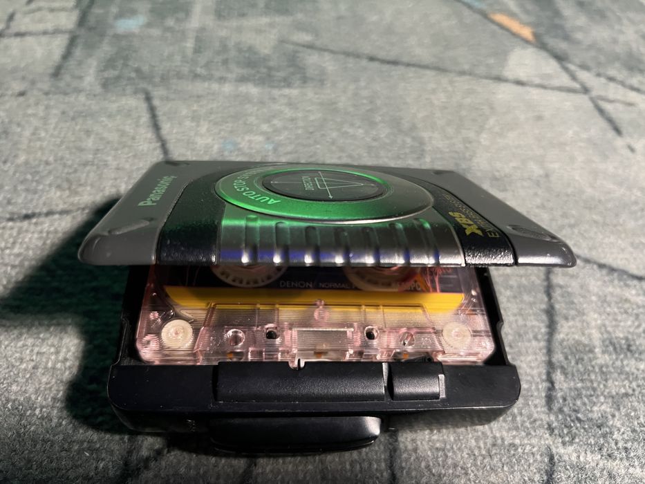 Кассетний плеер Panasonic