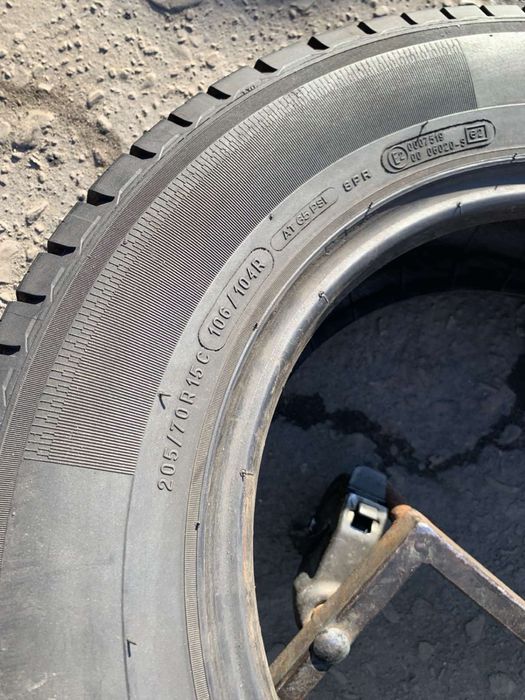 Шини 205/70 R15C BFGoodrich літо 23 рік 9/8 мм