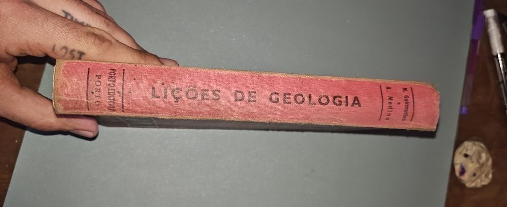 Livro "Lições de Geologia"