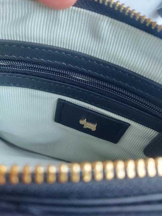 Сумка кросс боді через плече radley london pockets чорного кольору