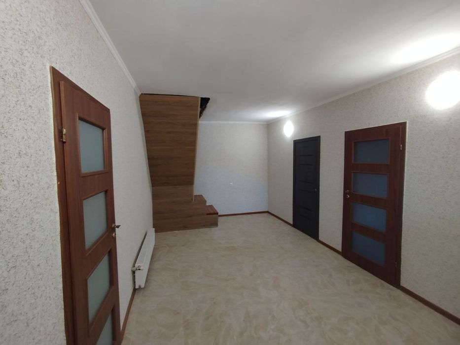 Продам 2-этажный дом