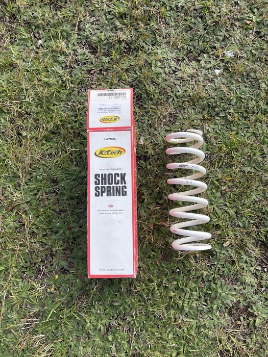 Sprężyna Amortyzatora tył husqvarna 250