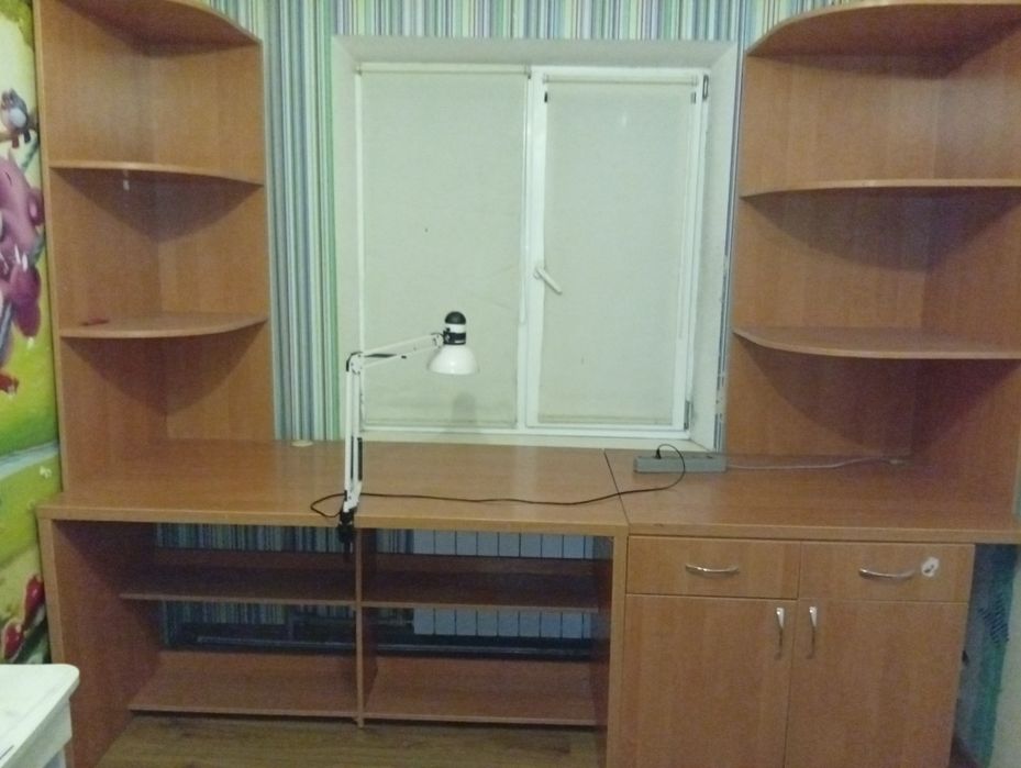 Продам письмовий стіл.