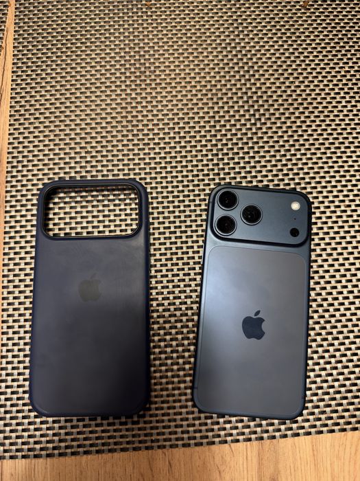 iPhone 17 pro max sierra blue, gwarancja, bardzo dobry stan, etui i szkło gratis.