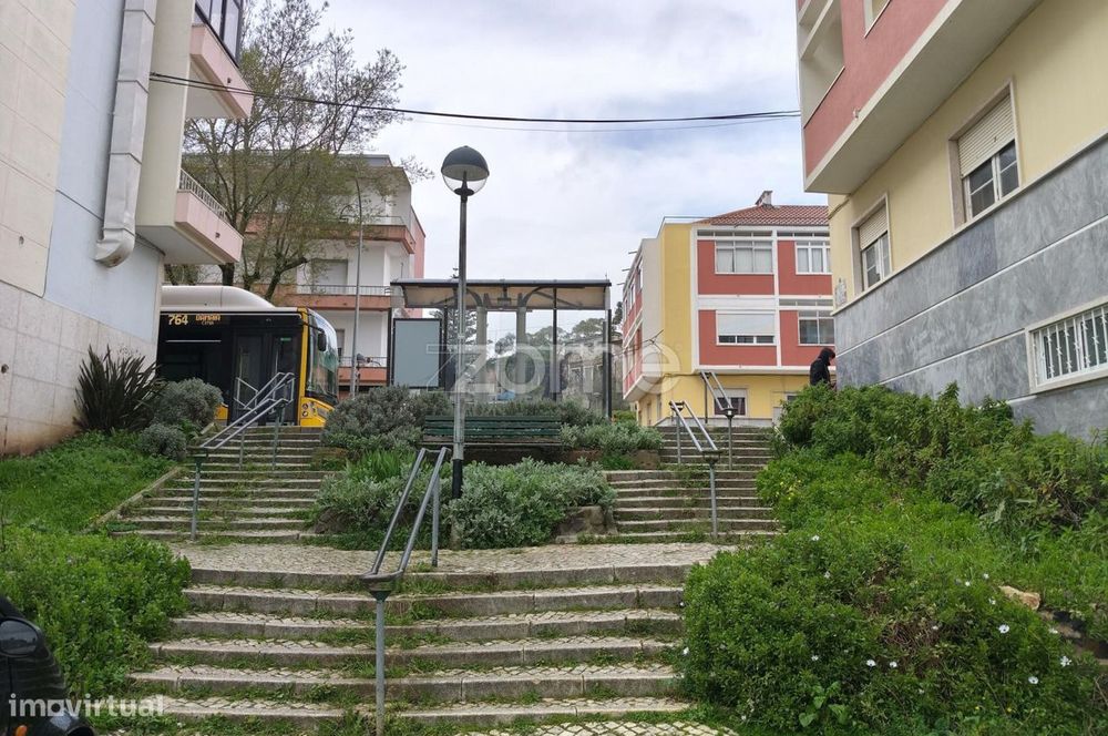 T2 Damaia - Junto à Estação