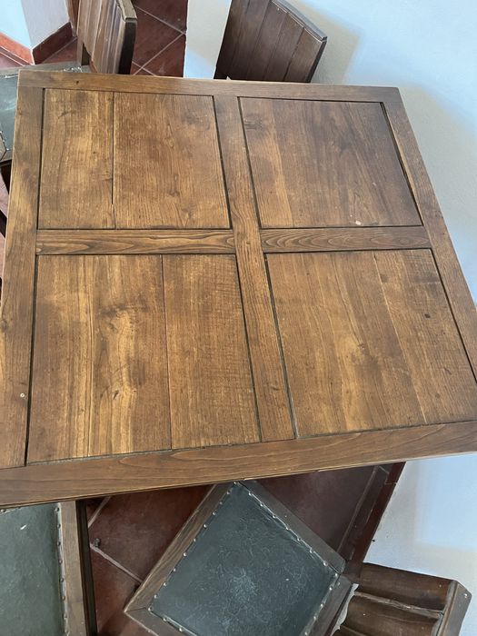 Mesa de Jantar Quadrada em Madeira com 5 Cadeiras – Estilo Rústico / Vintage