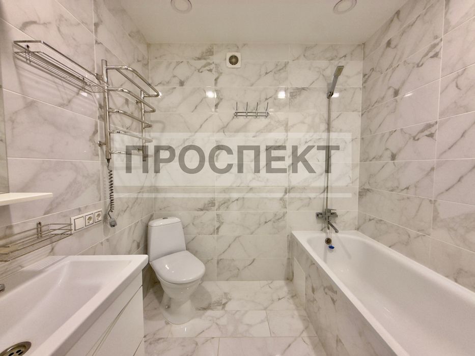 Продам 2-х кімн.квартиру з ремонтом пр-т Свободи ( Автономка)