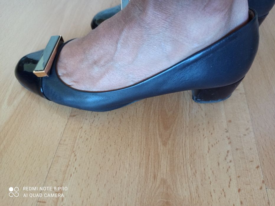 Buty Gino Rossi rozm. 38, skóra