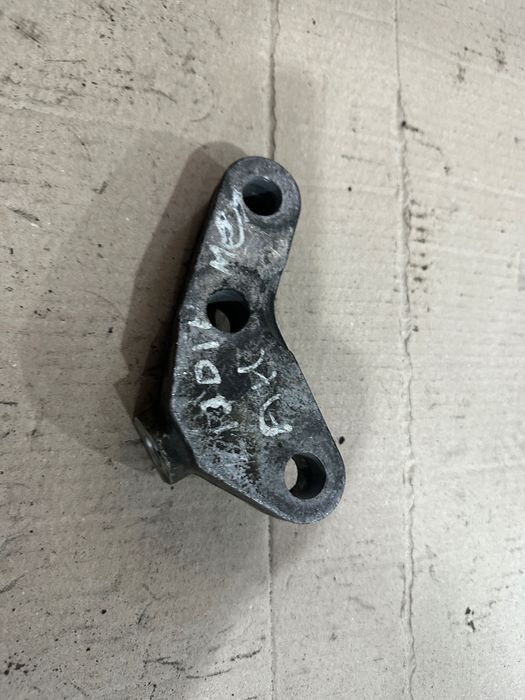 Кронштейн подушки OPEL ASTRA H 2005 1.3 CDTI 24459771