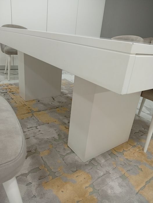 Mesa sala com cadeirões