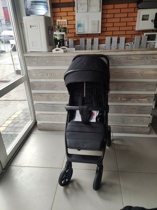 Прогулочная коляска Carrello Bravo Plus 2024 прогулянкова