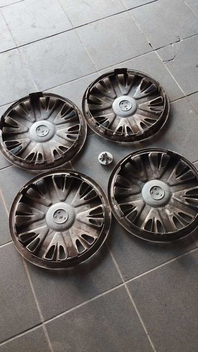 Tampos de Jantes 14” – Renault e Peugeot (Usados)