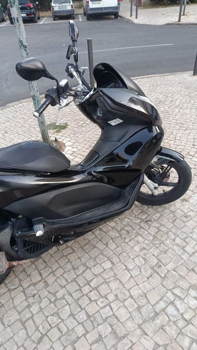 Moto pcx usada. Moto impecável