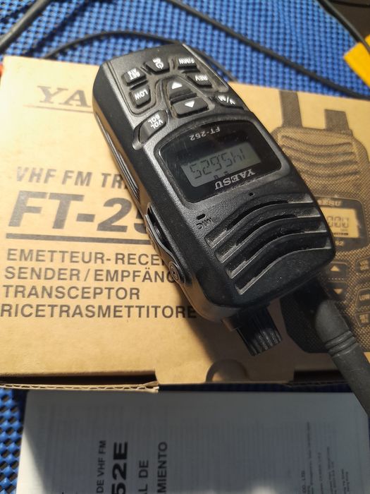 Yaesu FT 252E ( portátil monobanda VHF) 2 metros
