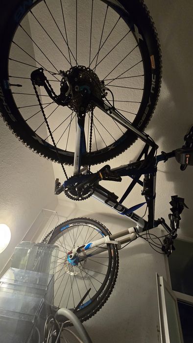 Bicicleta  cube com uso