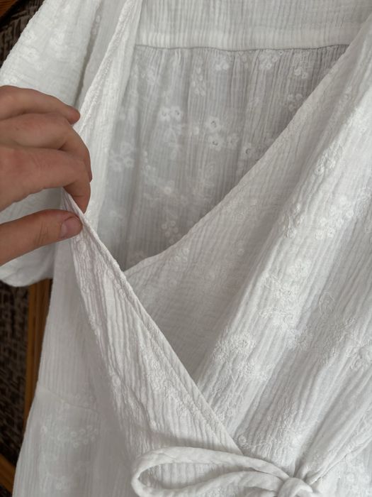 Kopertowa sukienka midi z muślinu r.L