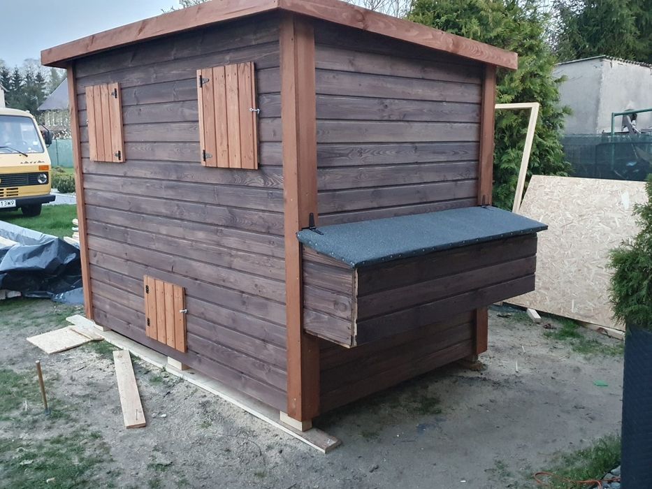 Kurnik drewniany