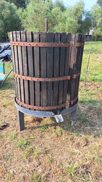 Prensa de vinho  1 MT diâmetro