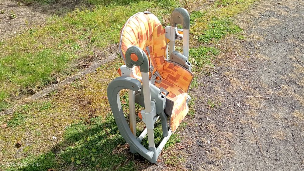 Fotelik dla dziecka do karmienia