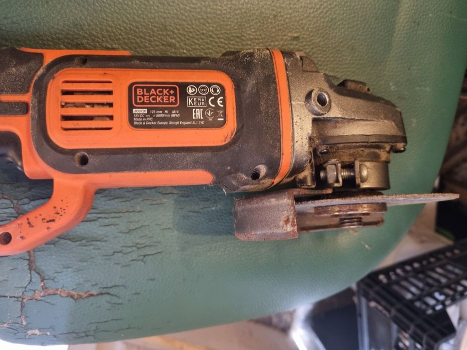 Rebarbadora black decker a bateria  em excelente estado