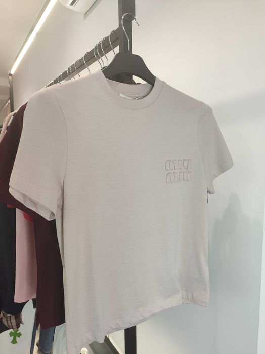 Футболка Miu Miu Logo-Embroidered T-shirt Neutral