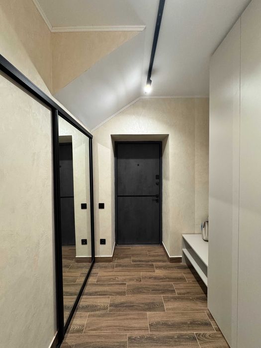 Крайній таун з ремонтом на 3 сотках в Бучі