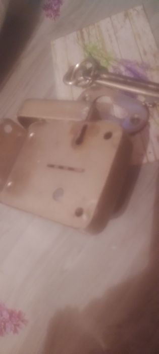 Продам замок советских времен