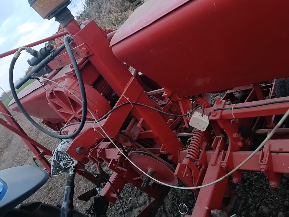 Siewnik do kukurydzy Becker 4 rzędowy