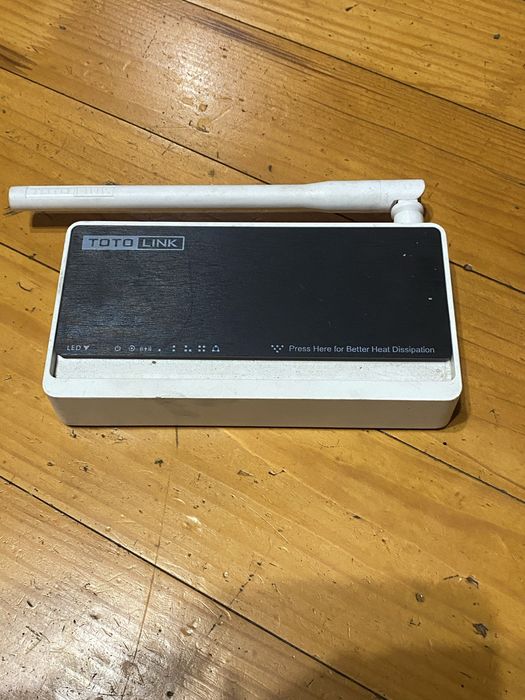 Продам роутер Totolink N150RT
