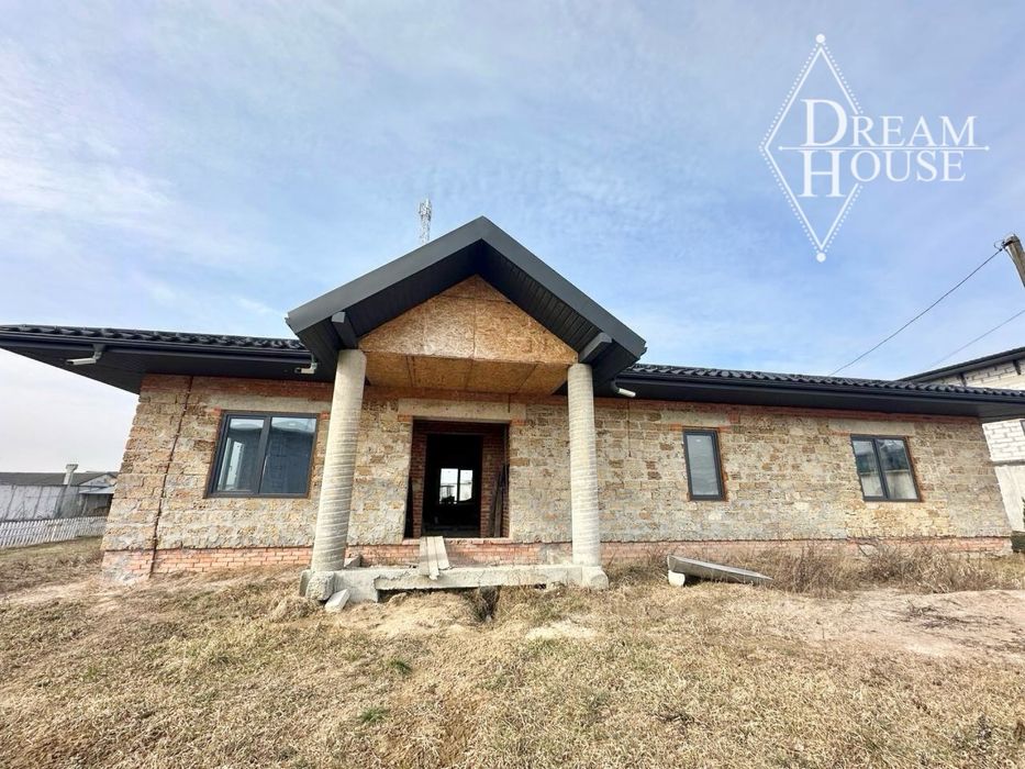 Продаж недобудованого будинку з гаражем для Фури