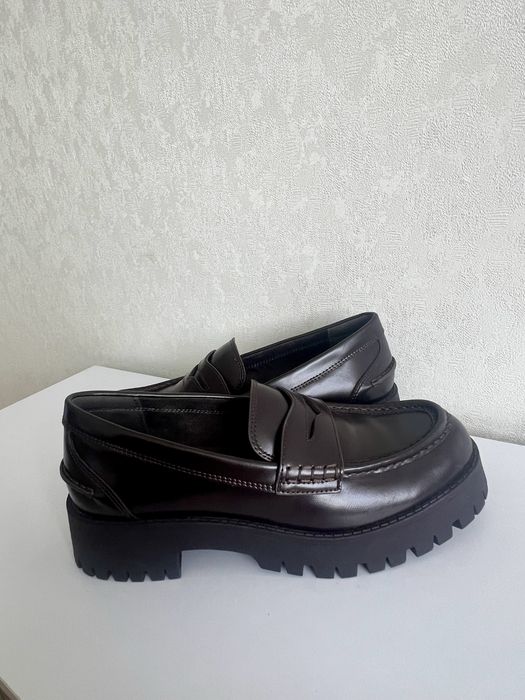 Лофери коричневі Zara