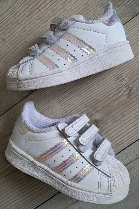 Кросівки Adidas Superstar Originals FV3657 (р.19)