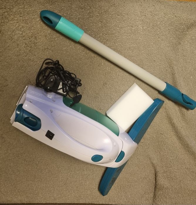 Urządzenie do mycia szyb z drążkiem LEIFHEIT