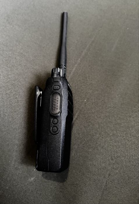 Портативна DMR радіостанція Motorola Mototrbo R7a