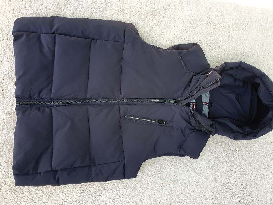 Продам, жилетку black vinyl ,50 размер, синий  цвет.